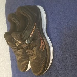 Saucony guide iso road running shoes Size 7